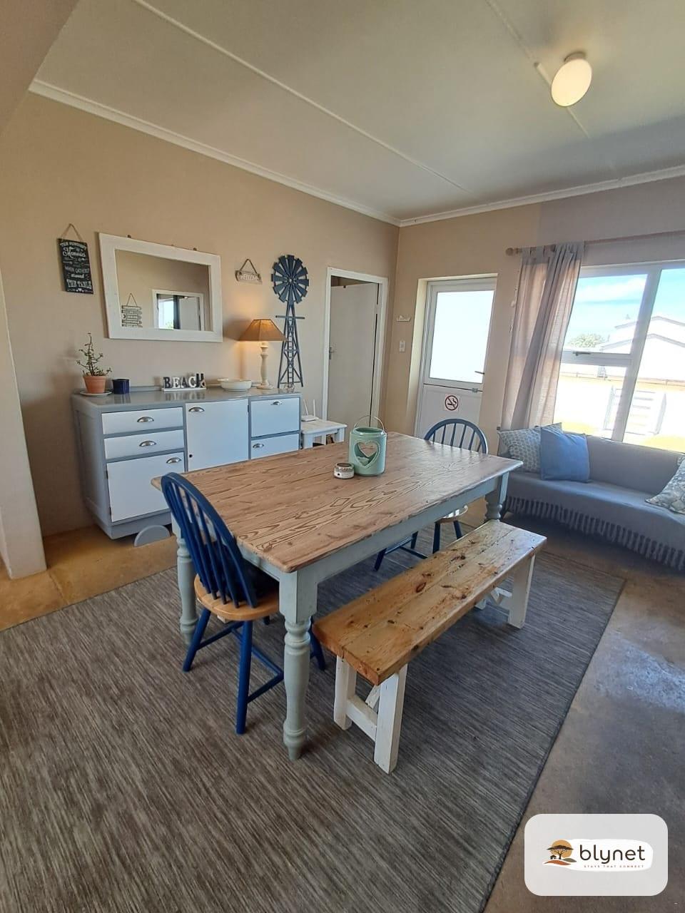 Charming Coastal Escape image 1
