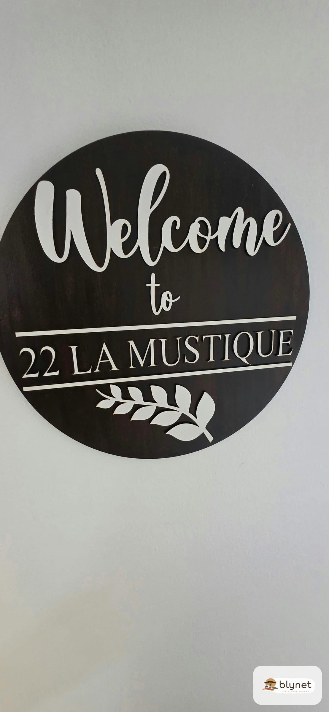 La Mustique thumbnail 20