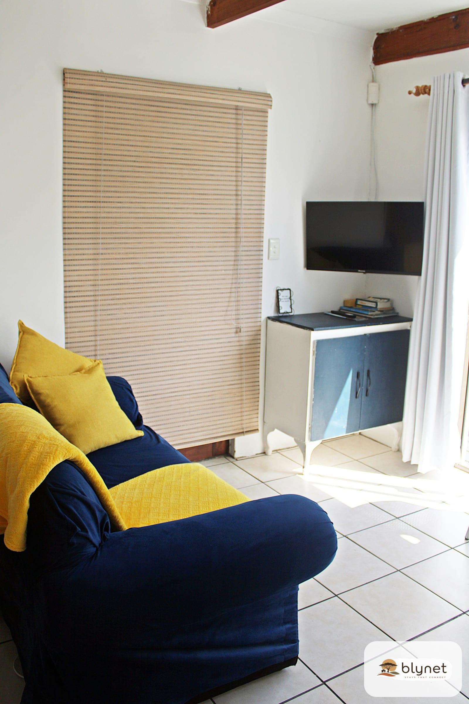 South of Africa Self-Catering Accommodation - garden cottage thumbnail 8