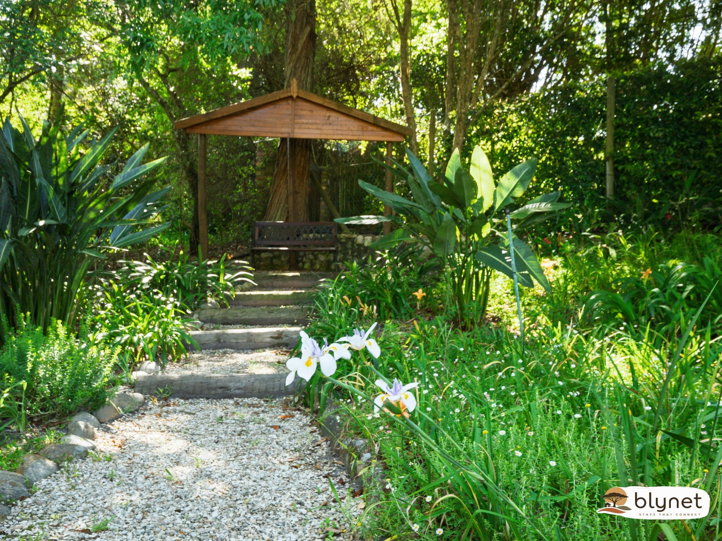 Pumula Lodge 4 Star Guesthouse Knysna thumbnail 8