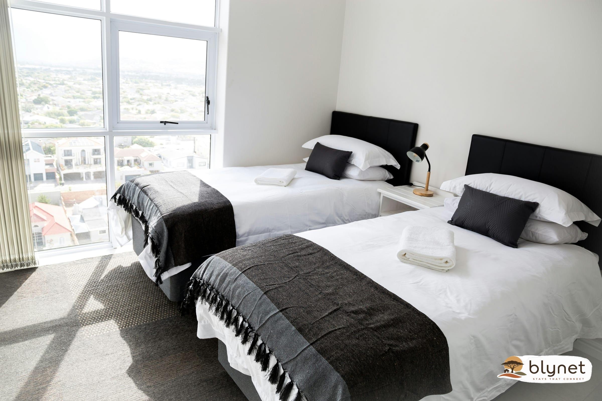 St Tropez 12th Floor Seafront Apartment thumbnail 2
