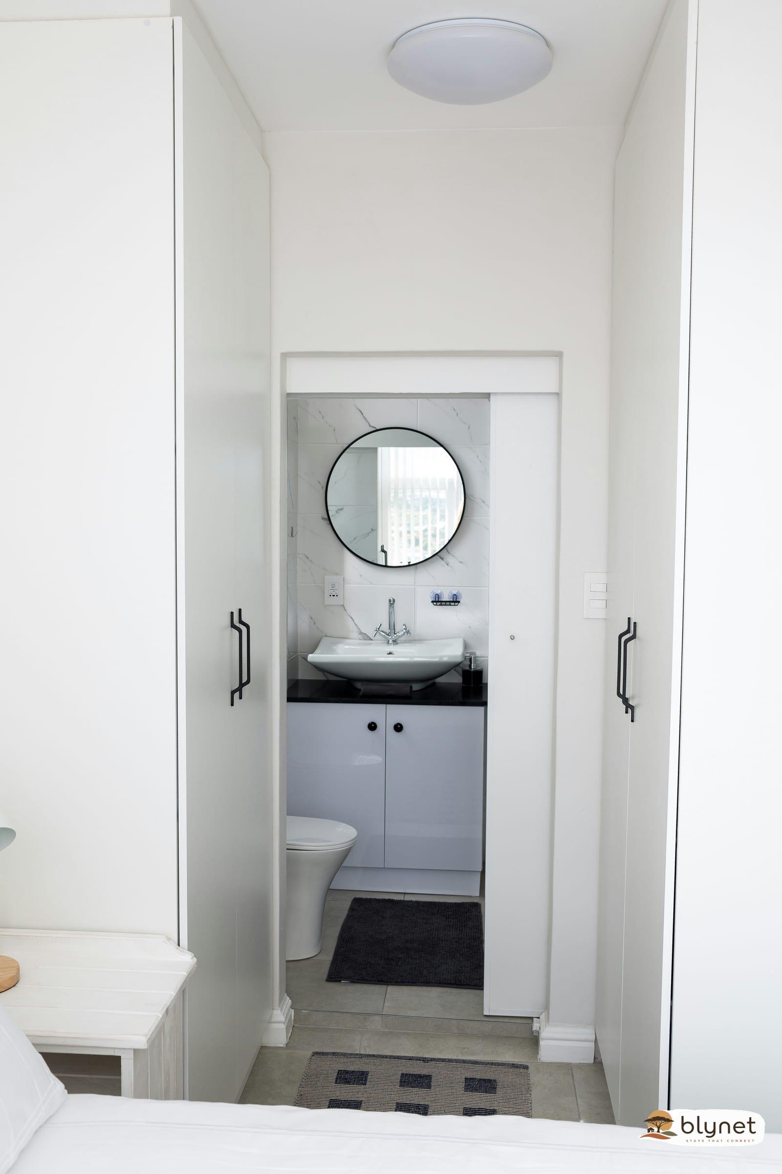 St Tropez 12th Floor Seafront Apartment thumbnail 3