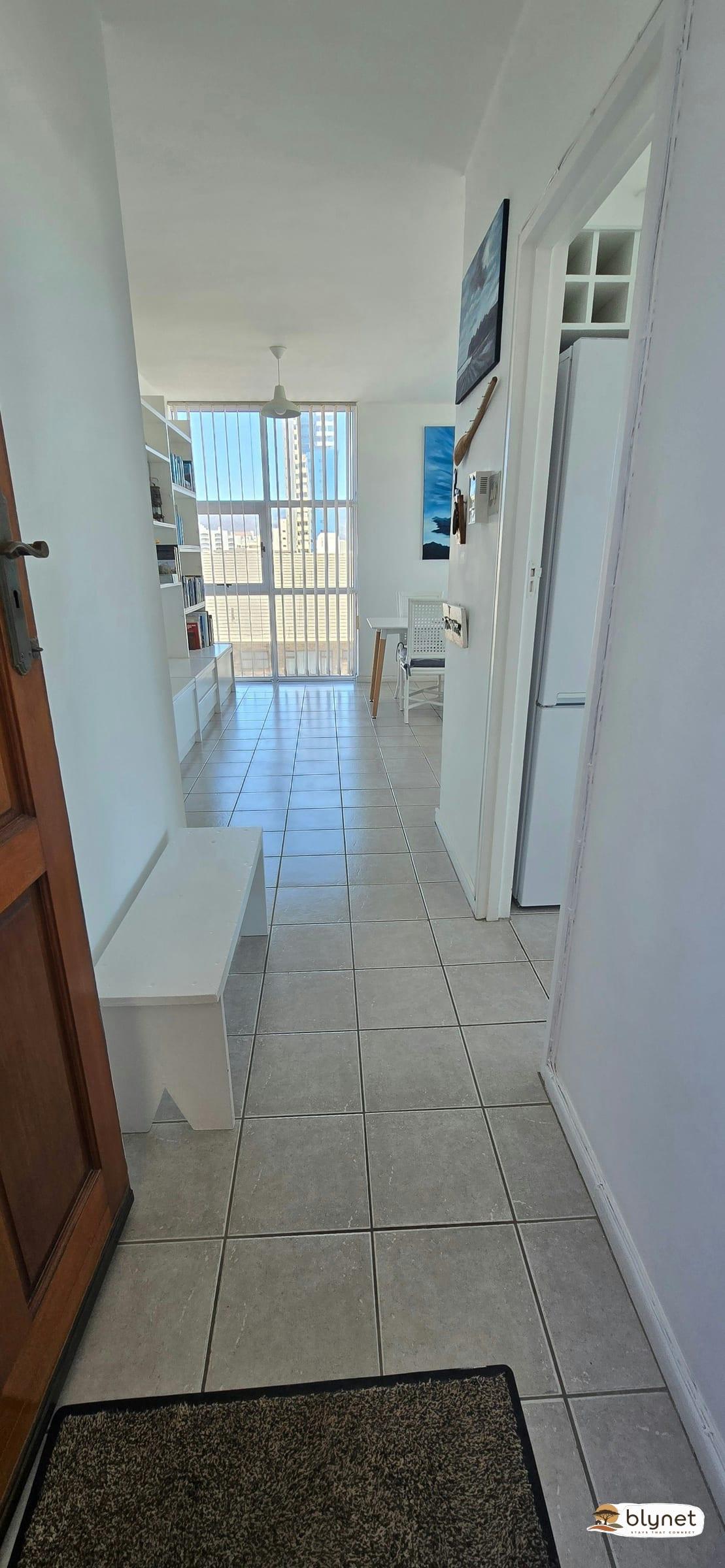 7th Floor Strand Beachfront Apartment thumbnail 9