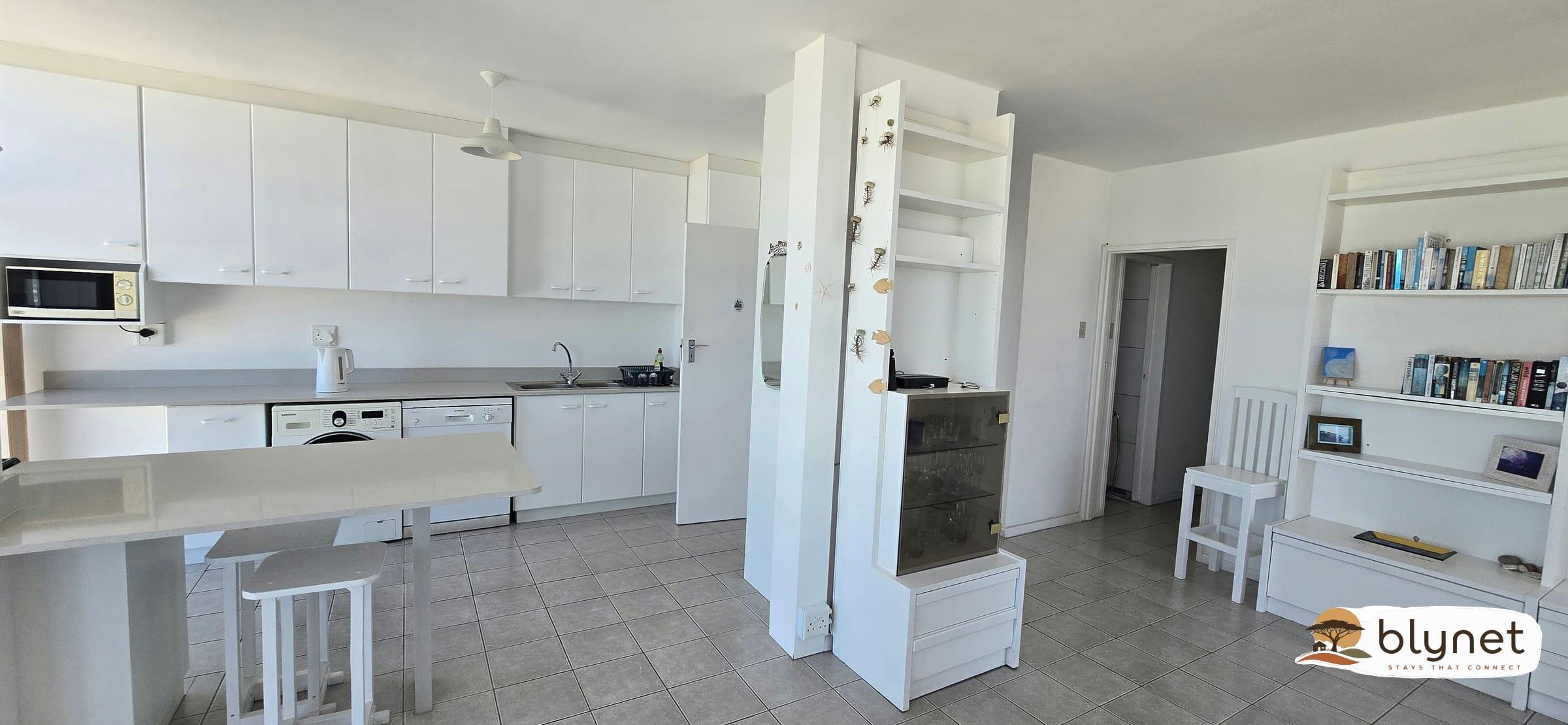 7th Floor Strand Beachfront Apartment thumbnail 8