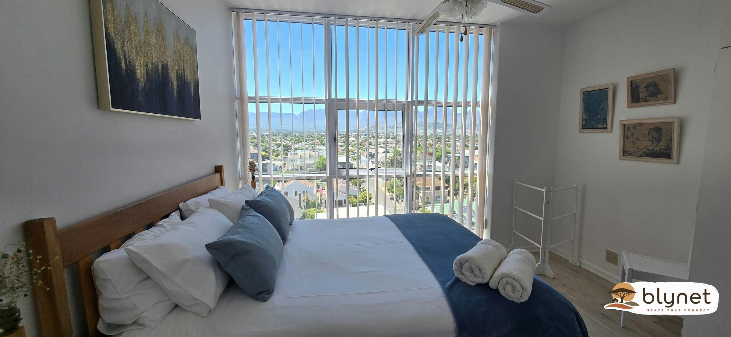 7th Floor Strand Beachfront Apartment thumbnail 17