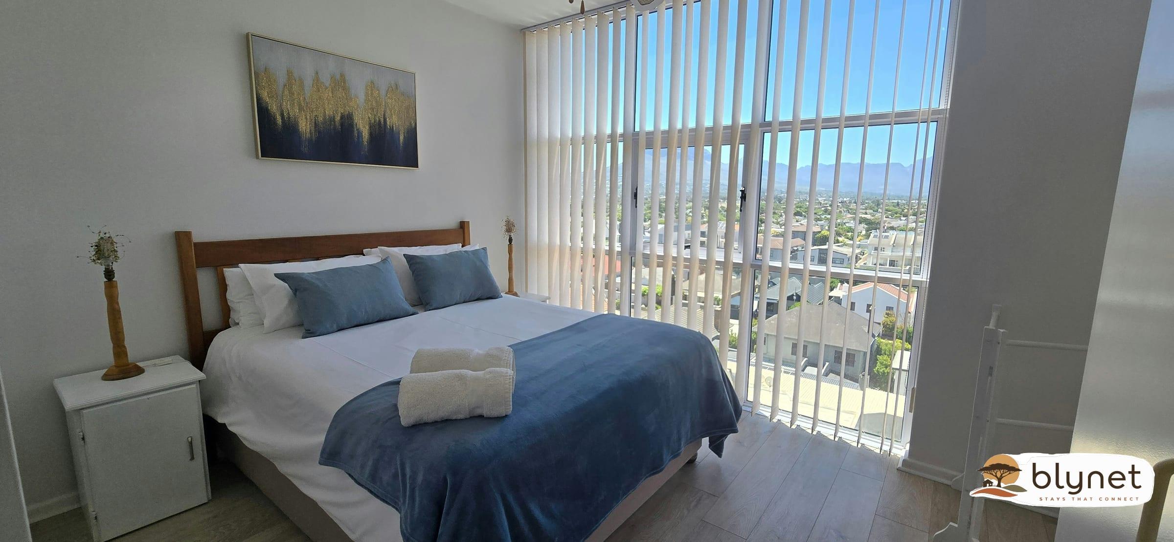 7th Floor Strand Beachfront Apartment thumbnail 18
