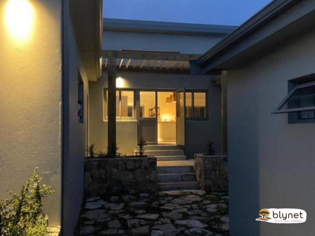 Sarah's Place - Stilbaai thumbnail 7