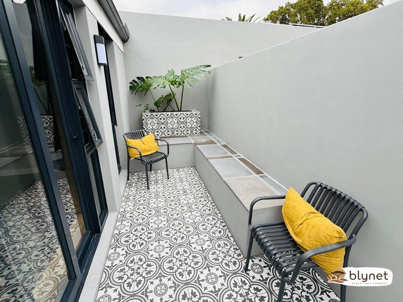 Durbanville self-catering apartments - Vygeboom Studio thumbnail 14