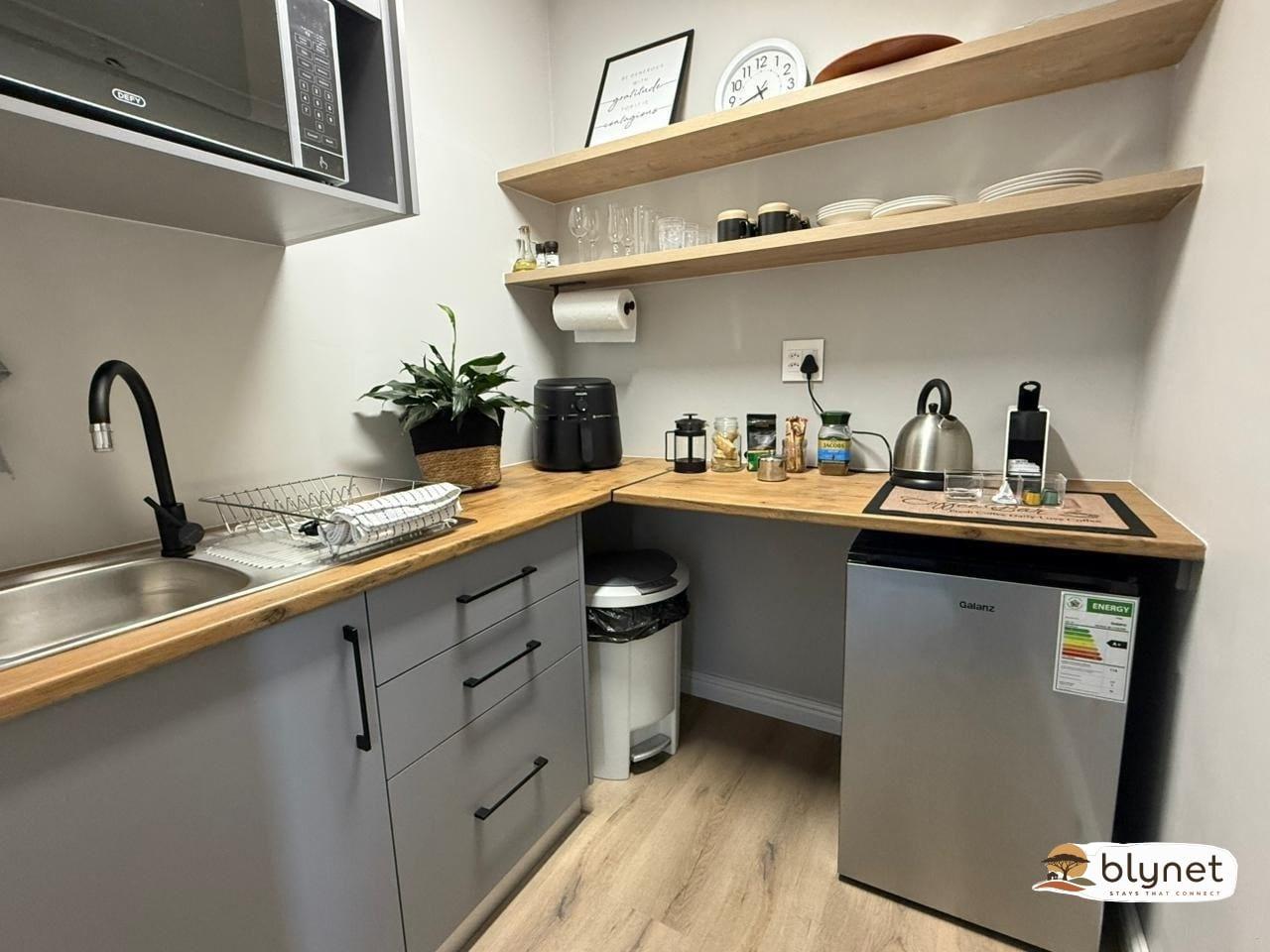 Durbanville self-catering apartments - Vygeboom Studio thumbnail 9