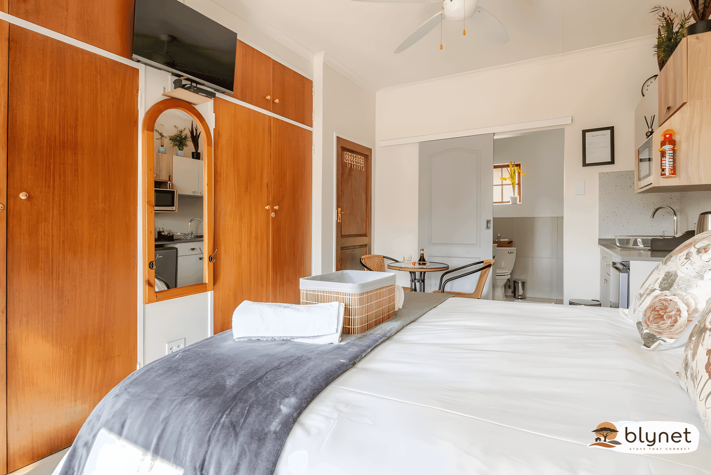 Amalfi Place - Room 1 thumbnail 24