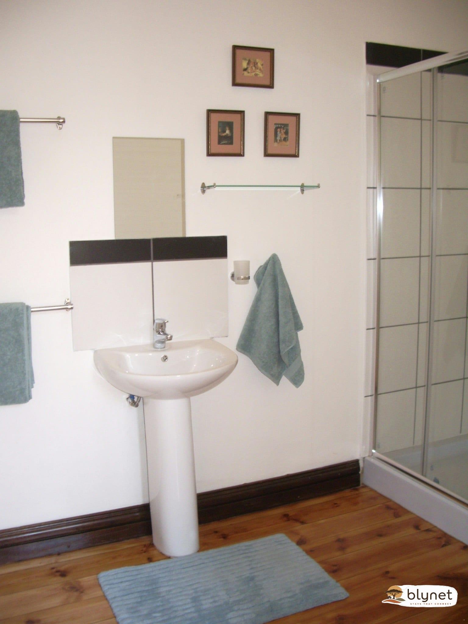 Dee's BnB thumbnail 16