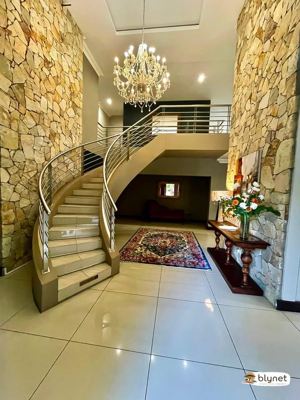 Potch Manor Guest House thumbnail 3