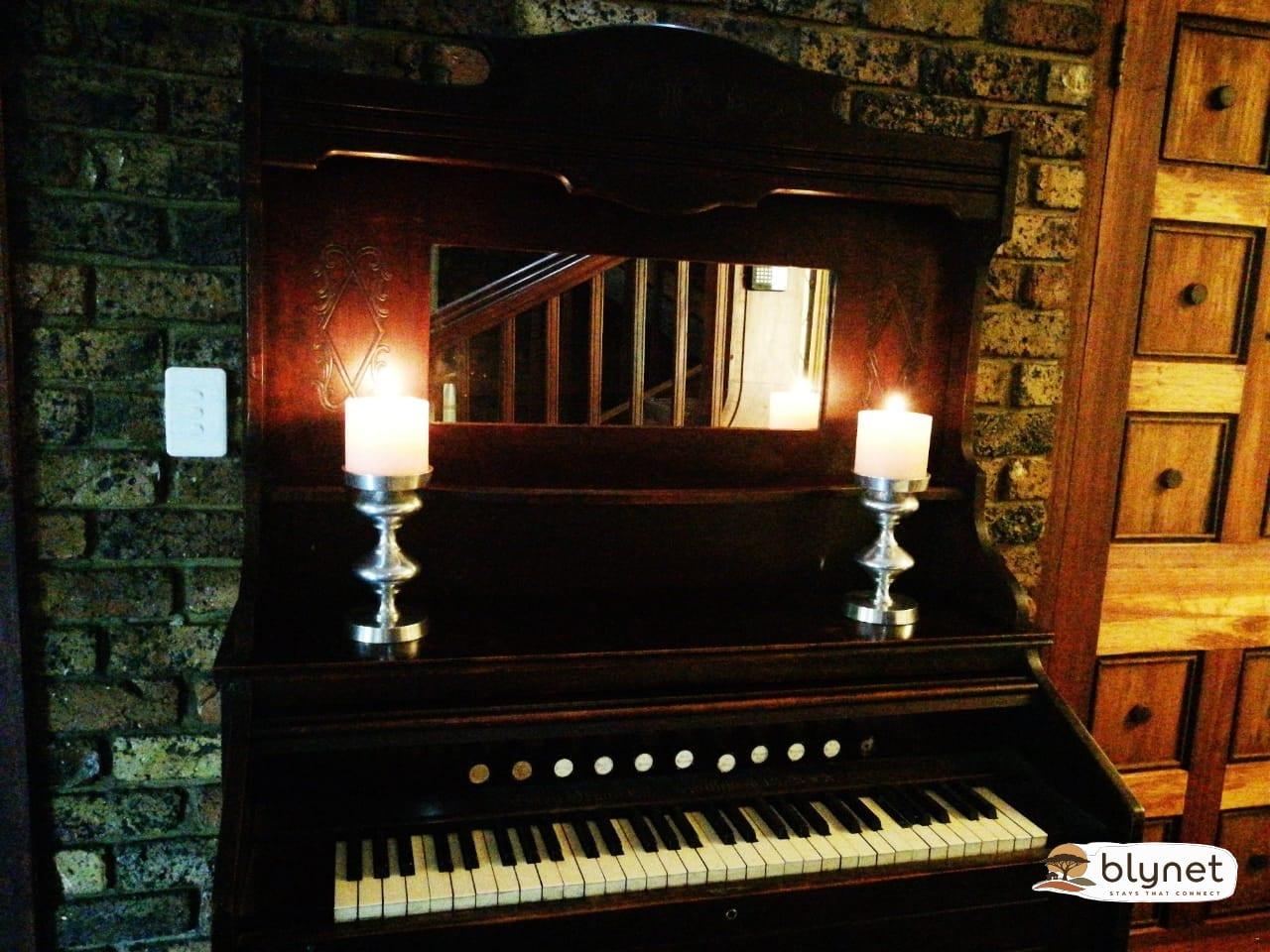 Willow Manor thumbnail 3