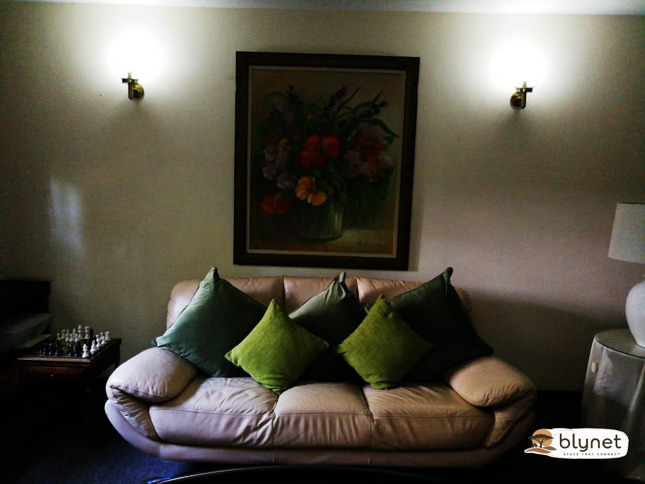 Willow Manor thumbnail 4