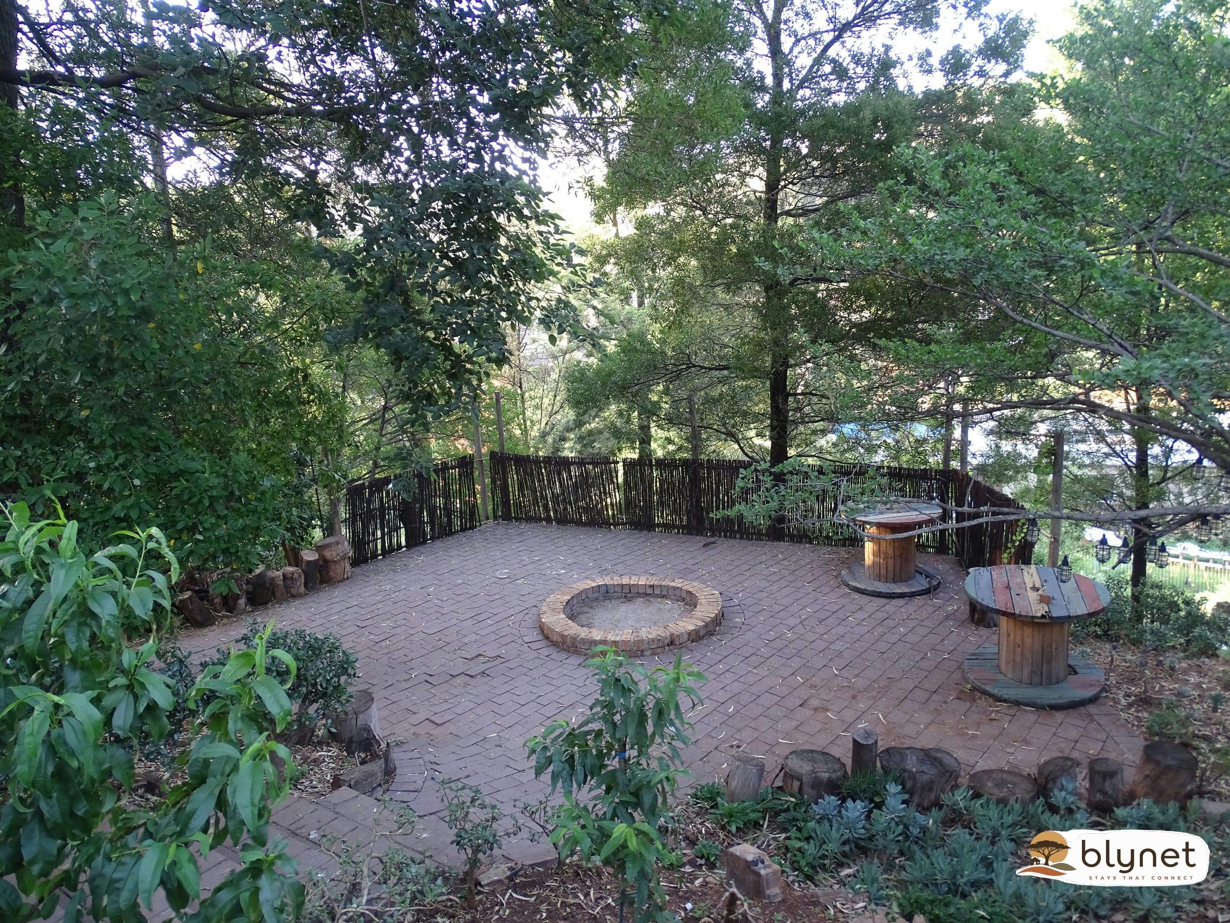 Silver Tree Guest Room thumbnail 25
