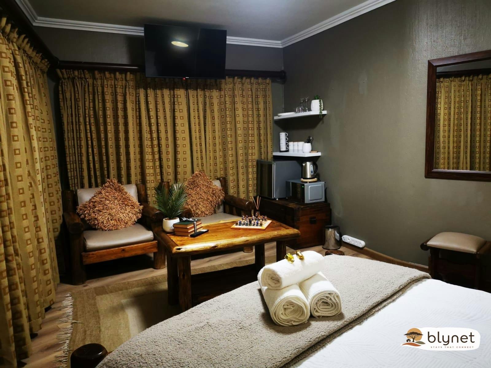 Silver Tree Guest Room thumbnail 5
