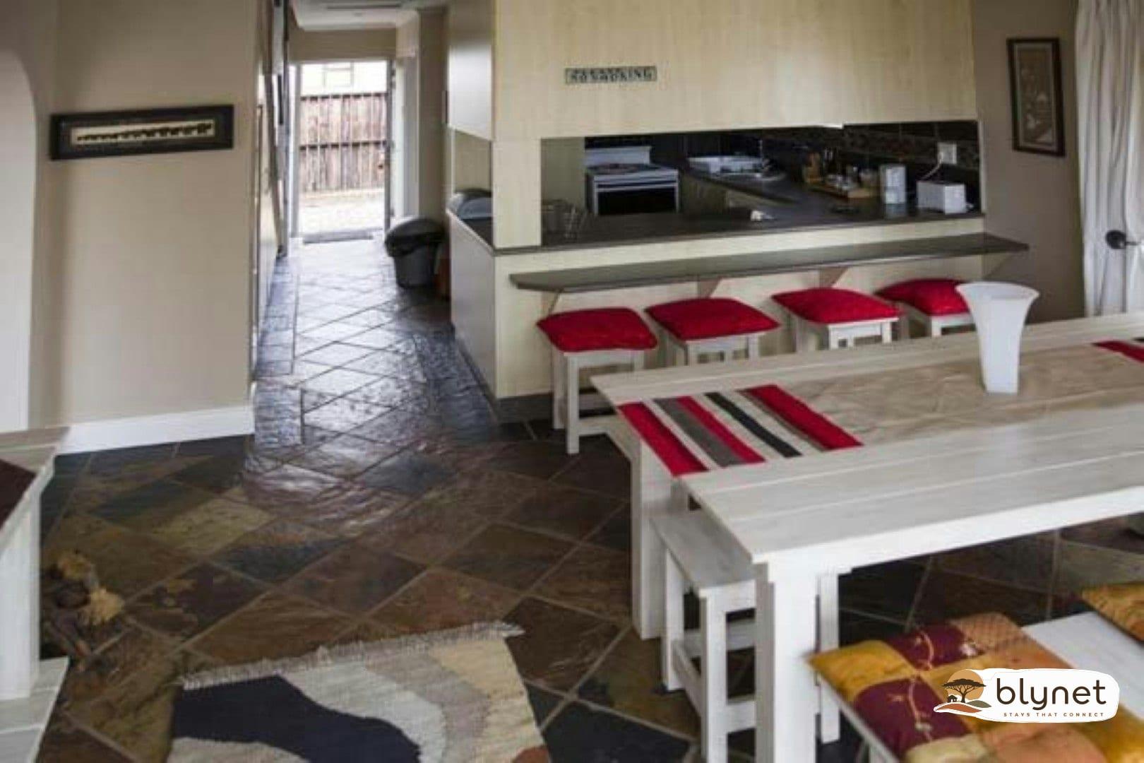 Twin Okes Self-catering Units thumbnail 11