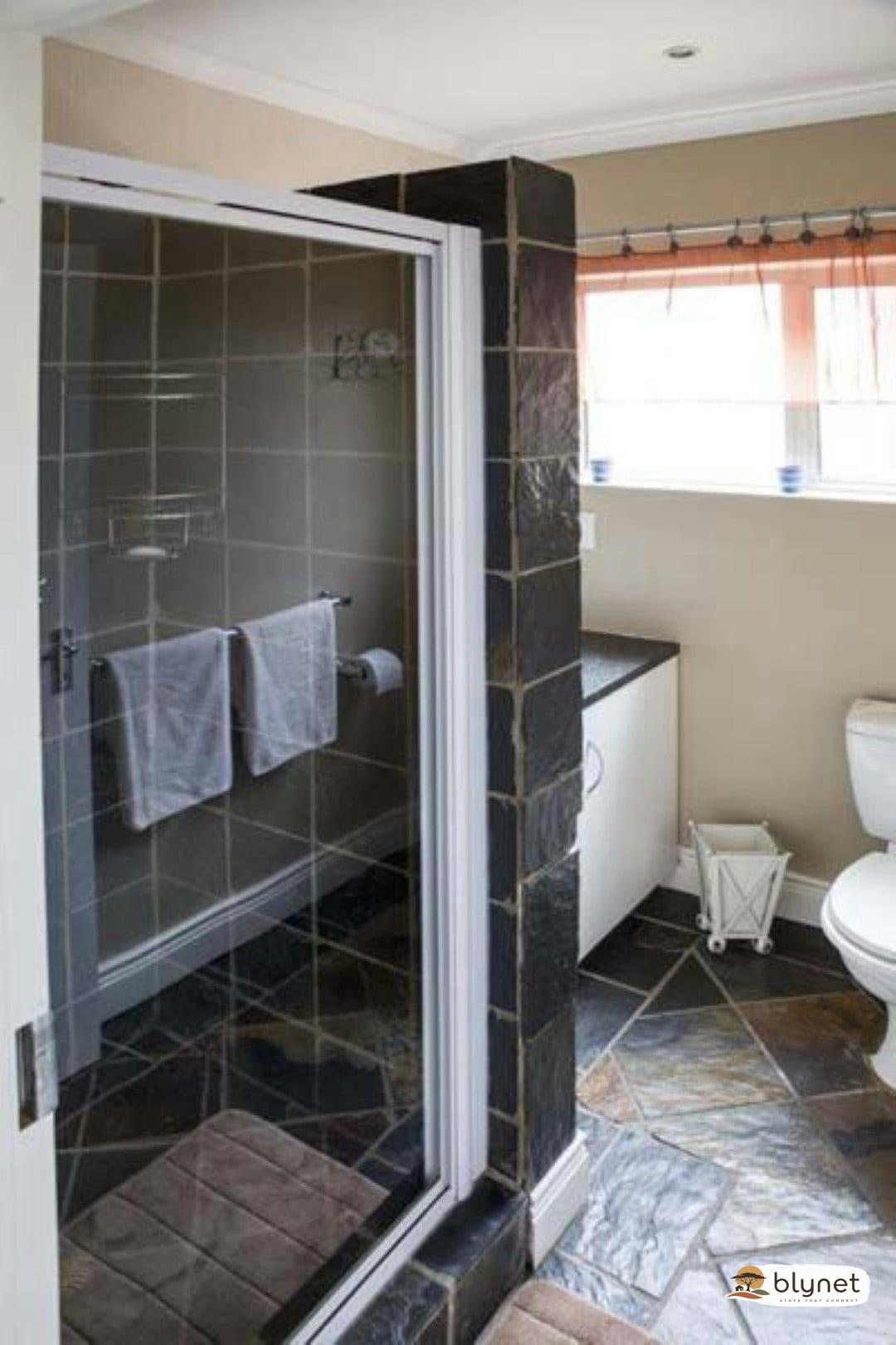 Twin Okes Self-catering Units thumbnail 25