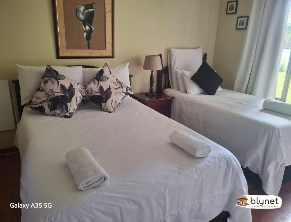 Duvets and Crumpets - 4 Bed Guesthouse thumbnail 12