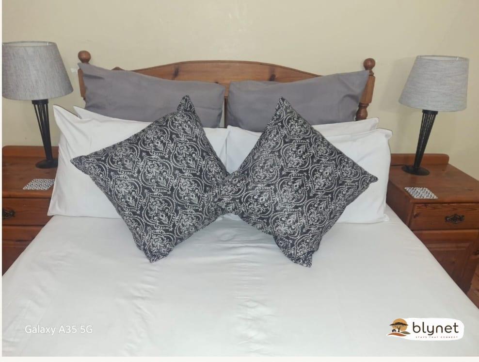 Duvets and Crumpets - Double Room thumbnail 3