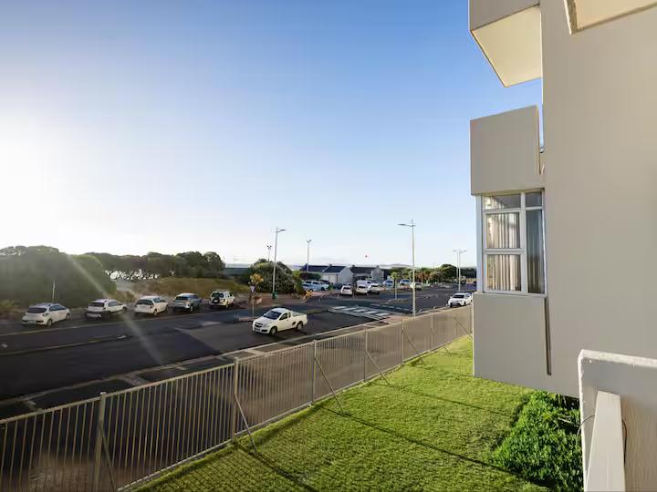 Oceanfront Elegance Strand St Tropez 306 thumbnail 26