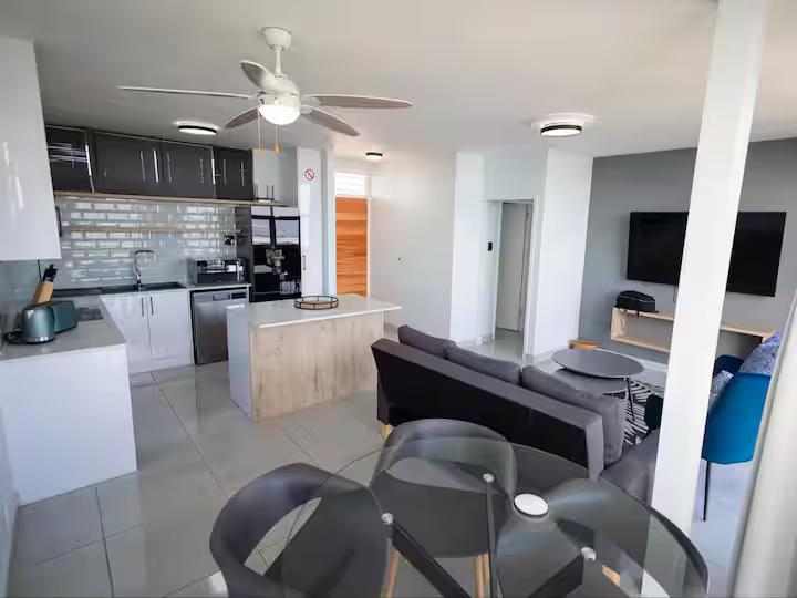 Oceanfront Elegance Strand St Tropez 306 thumbnail 3