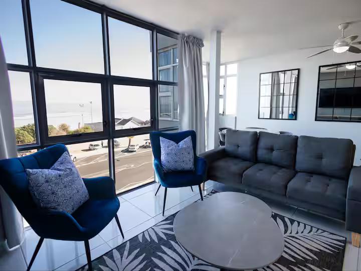 Oceanfront Elegance Strand St Tropez 306