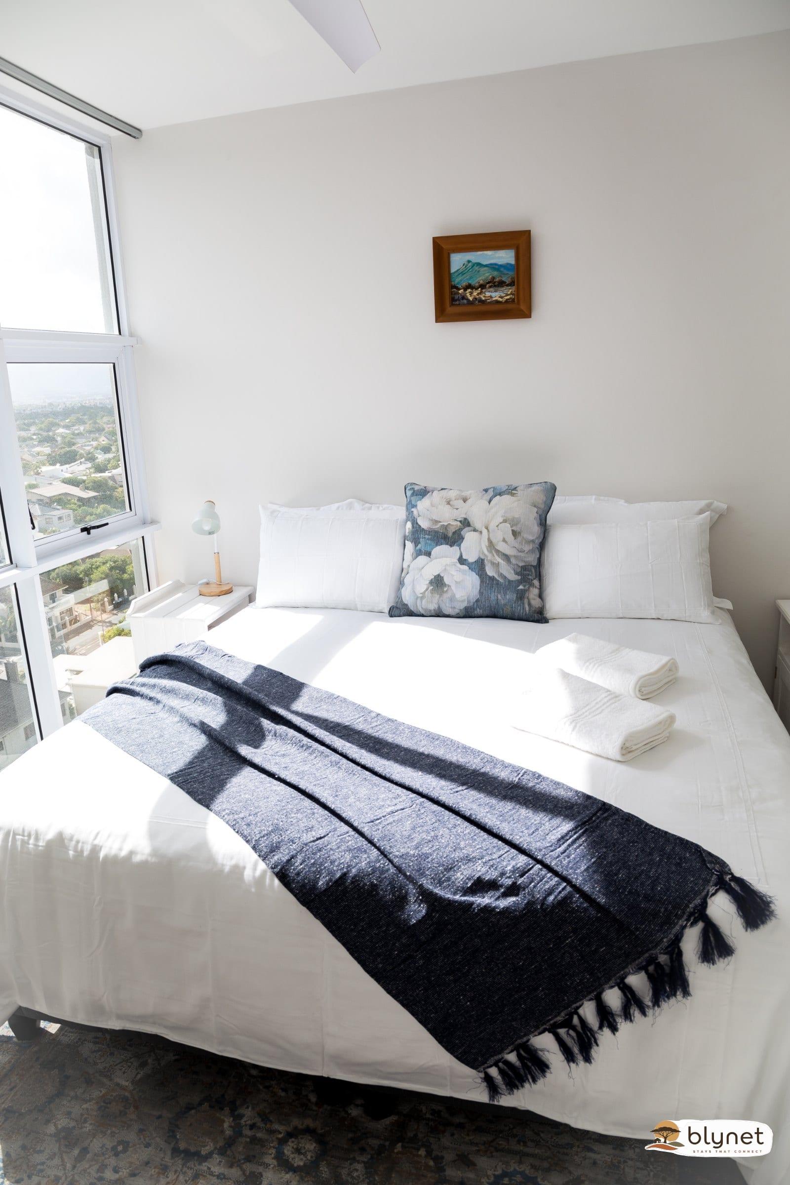 St Tropez 12th Floor Seafront Apartment thumbnail 23