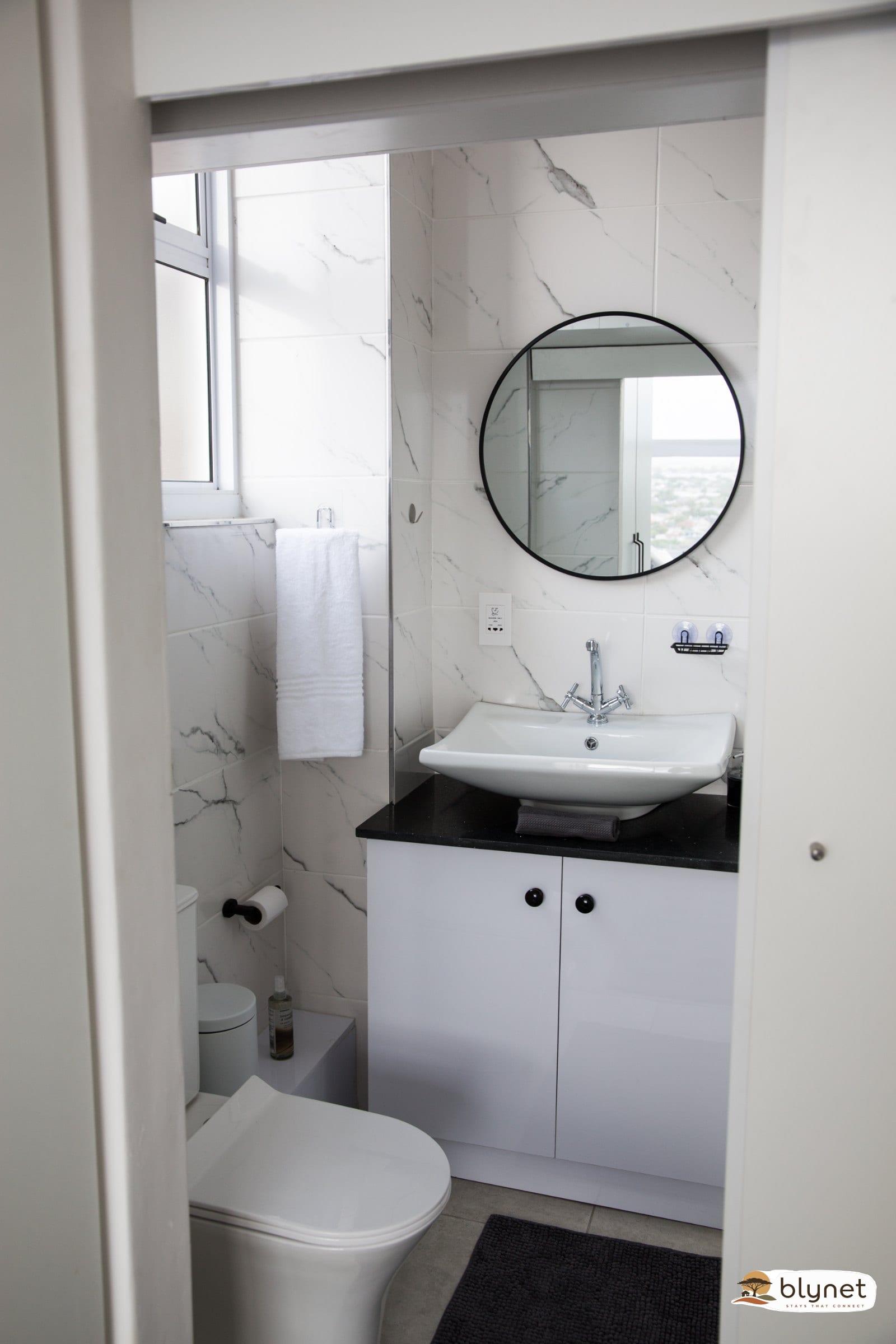 St Tropez 12th Floor Seafront Apartment thumbnail 26