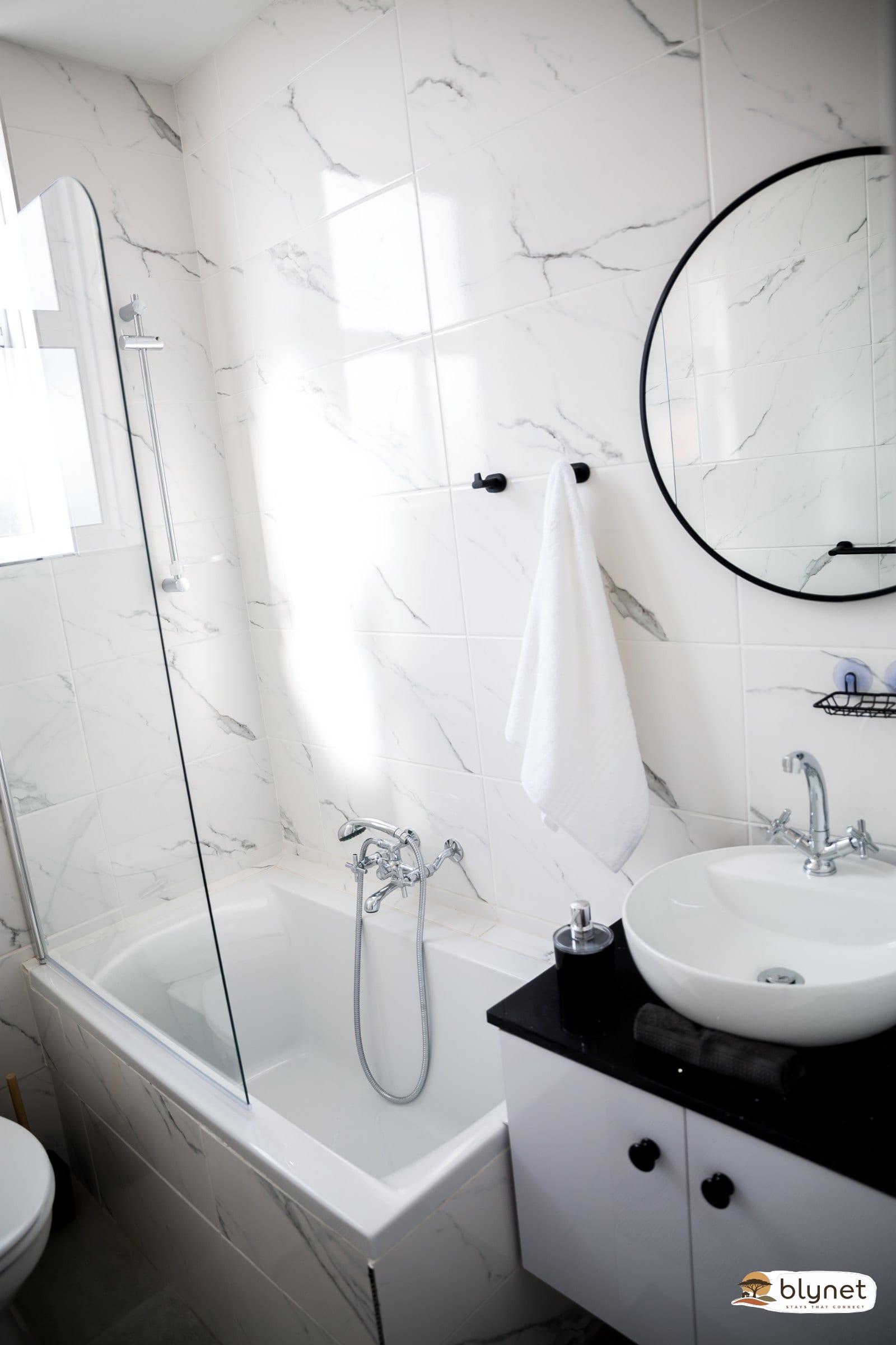 St Tropez 12th Floor Seafront Apartment thumbnail 21