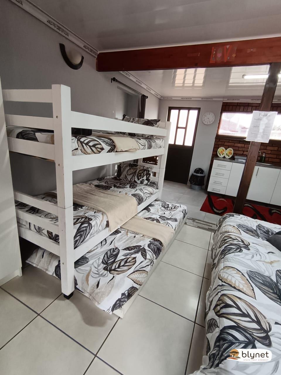 Queens Terrace Self catering unit 1 thumbnail 7