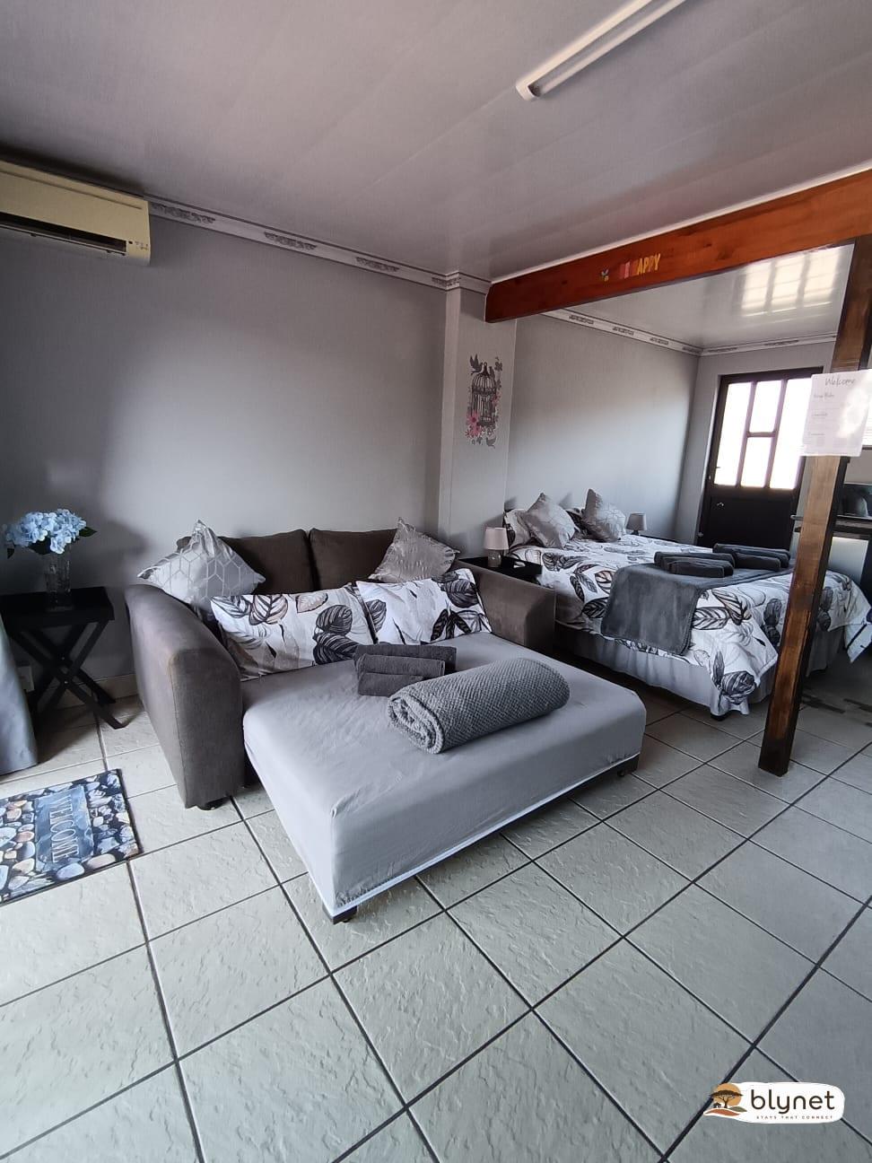 Queens Terrace Self catering unit 2 thumbnail 2