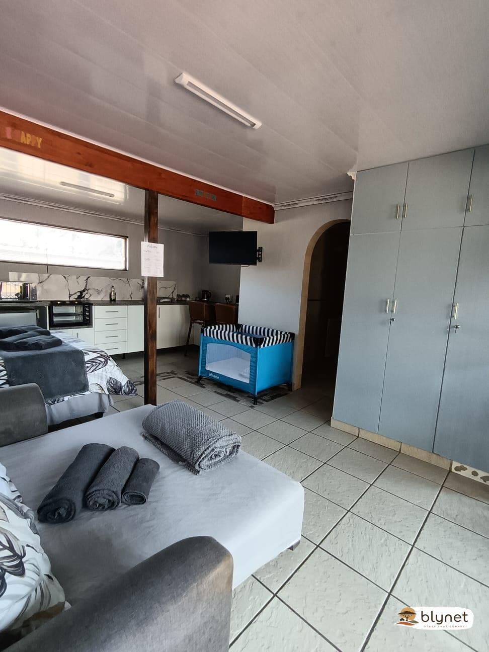Queens Terrace Self catering unit 2 thumbnail 5