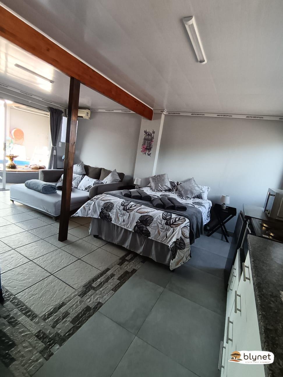 Queens Terrace Self catering unit 2 thumbnail 3