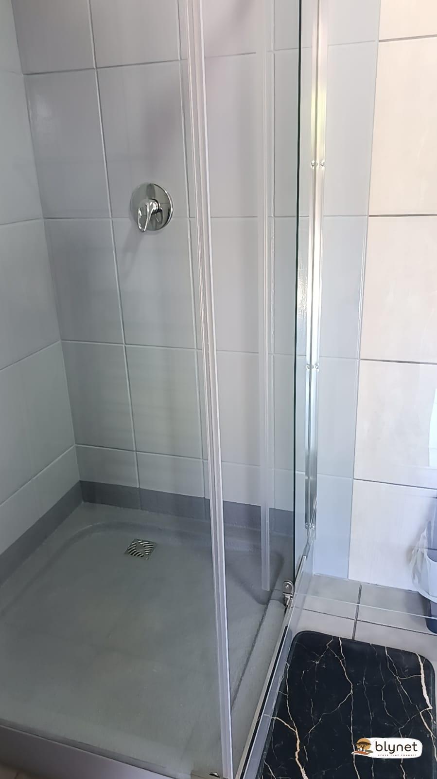 Queens Terrace self catering unit 3 thumbnail 6