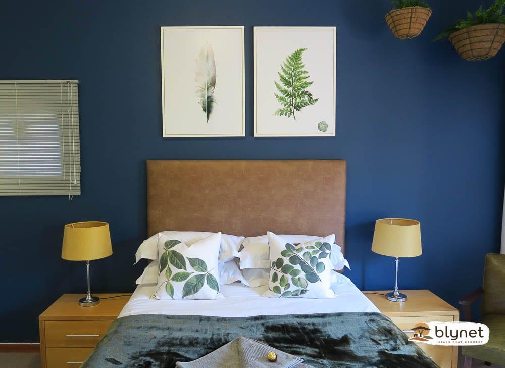 Pillow & Fern thumbnail 9