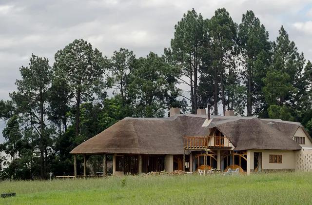 Antbear Drakensberg Lodge