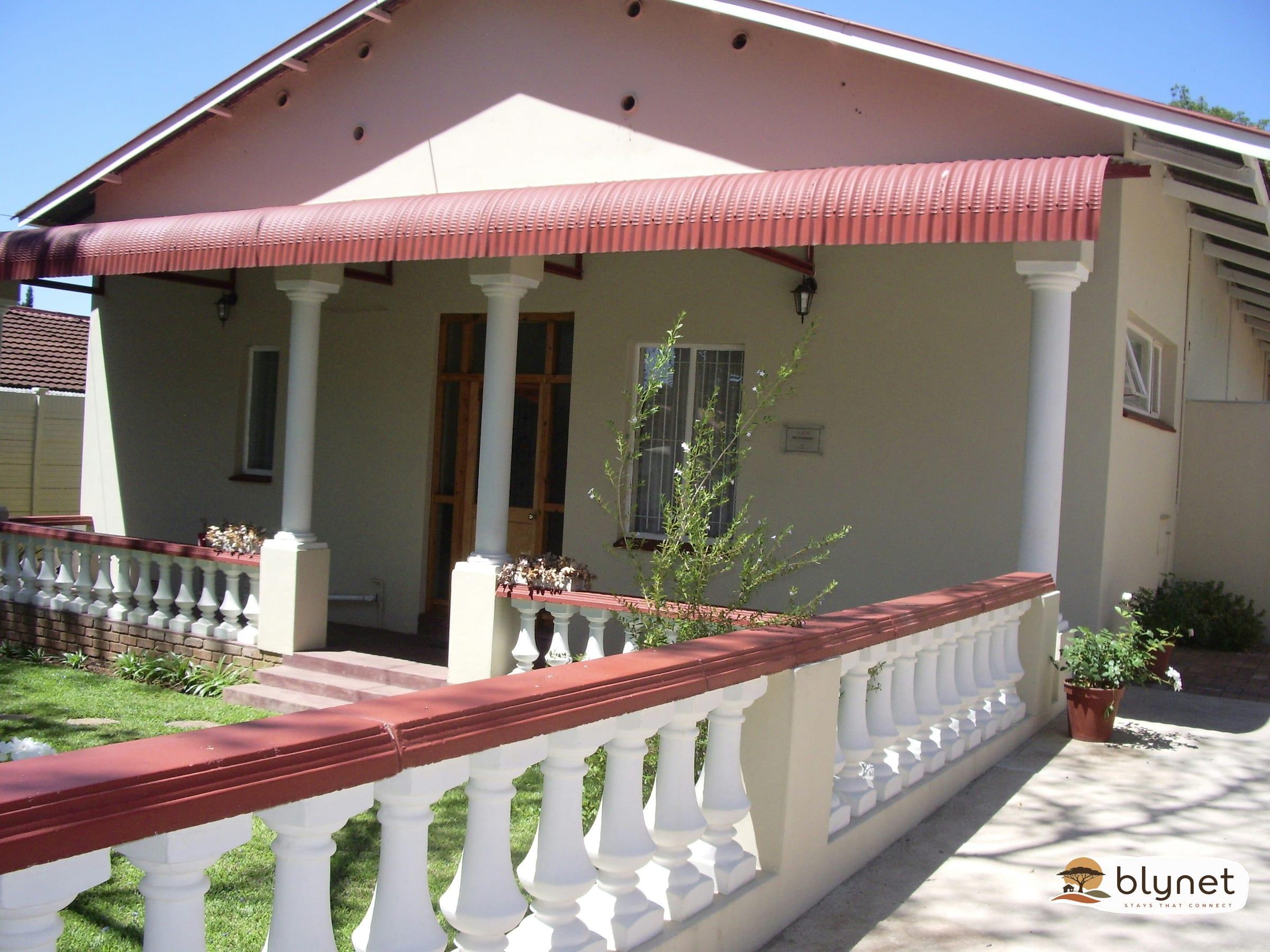 Dee's BnB image 1