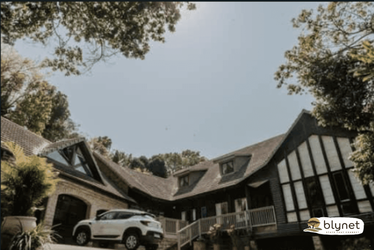 Fyndraai Guesthouse - Crowned Eagle image 1